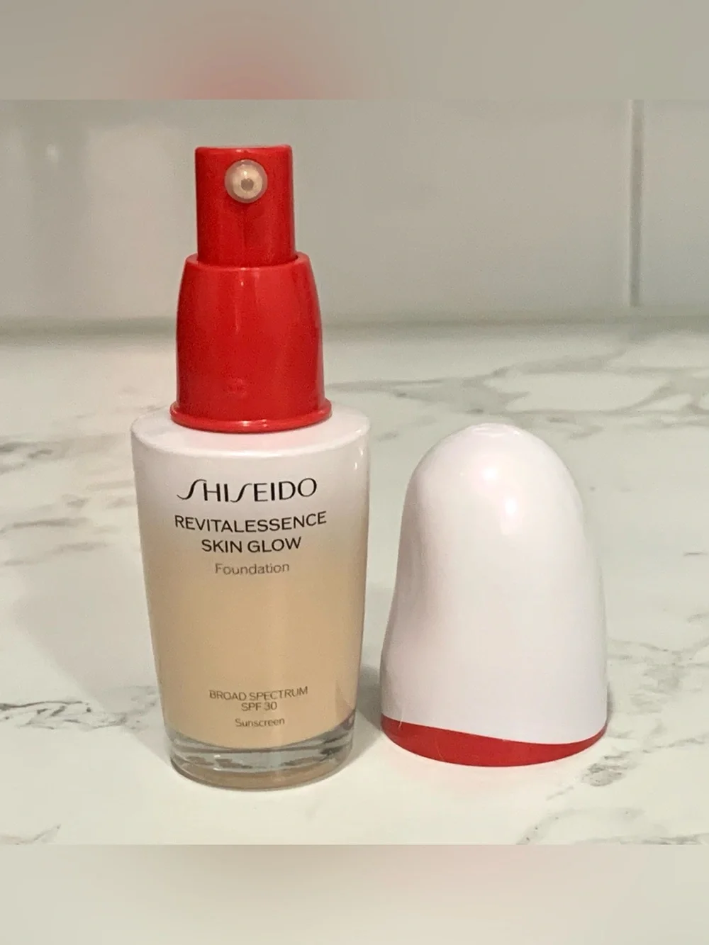 Shiseido Revitalessence 240 QUARTZ Skin Glow Foundation